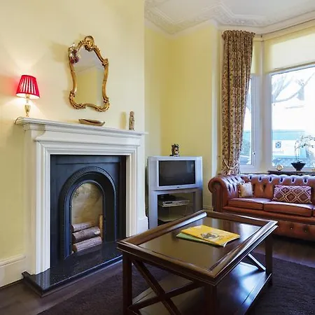 בית נופש Veeve - House Torbay Road - Queen's Park Kilburn (North Yorkshire)